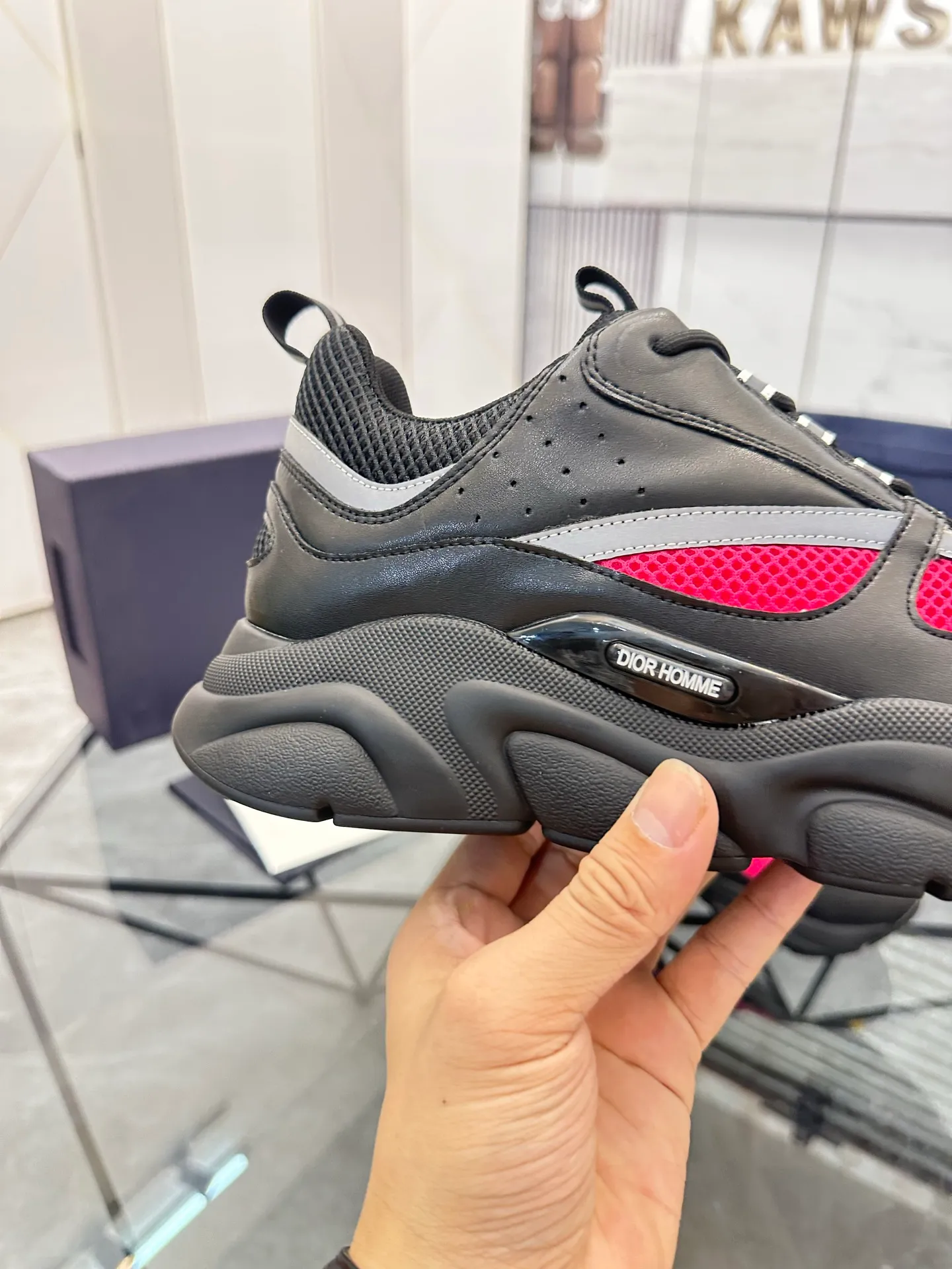 Men's shoes: 💰P460¥ Ready in Guangzhou, fully packaged Product trademark: Dior* "Dior*" low-top casual shoes Regular size: 38-46 (can be customized to 47) B22 Product materials: imported cowhide leather upper spliced ​​with original fabric, breathable lining, original outsole. Number: 920